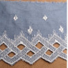 broderie bleu brodée blanche 10 cm