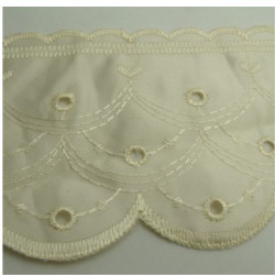 broderie sur satin champagne 9.5 cm