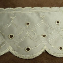 broderie sur satin...