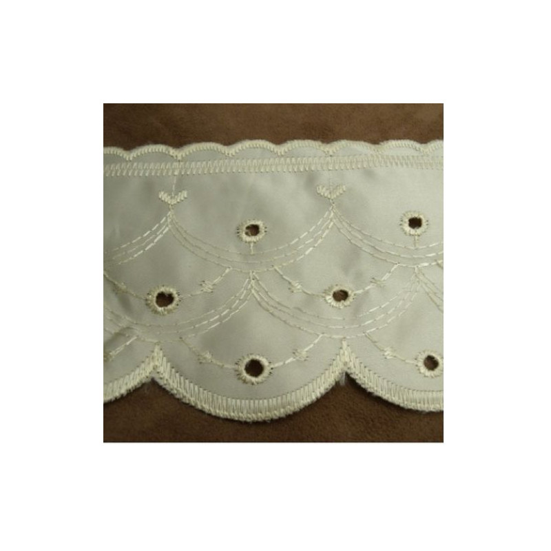 broderie sur satin champagne 9.5 cm