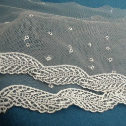 broderie grise brodé sur...
