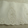 broderie sur soie blanc cassé 8 cm /hauteur de broderie  6 cm