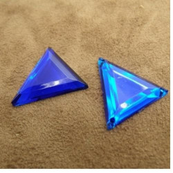 DESTOCKAGE – Strass Triangle Acrylique 26 mm – Rouge, Noir, Orange, Bleu, Argent – Lot 10, 20, 40