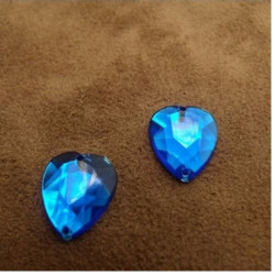 Strass Cœur Acrylique 15 x 12 mm – Lot de 10 ou 20 –