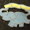 écusson thermocollant motif: ELEPHANT bleu  gris et jaune  largeur 6cm sur hauteur 5cm