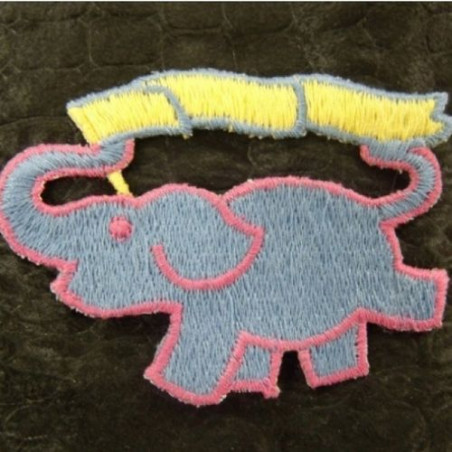 écusson thermocollant motif: ELEPHANT rose bleu et jaune largeur 6cm sur hauteur 5cm