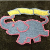 écusson thermocollant motif: ELEPHANT rose bleu et jaune largeur 6cm sur hauteur 5cm