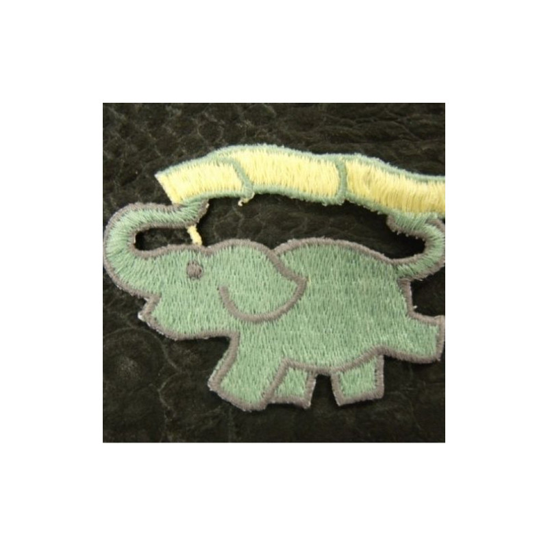 écusson thermocollant motif: ELEPHANT gris vert et jaune largeur 6cm sur hauteur 5cm