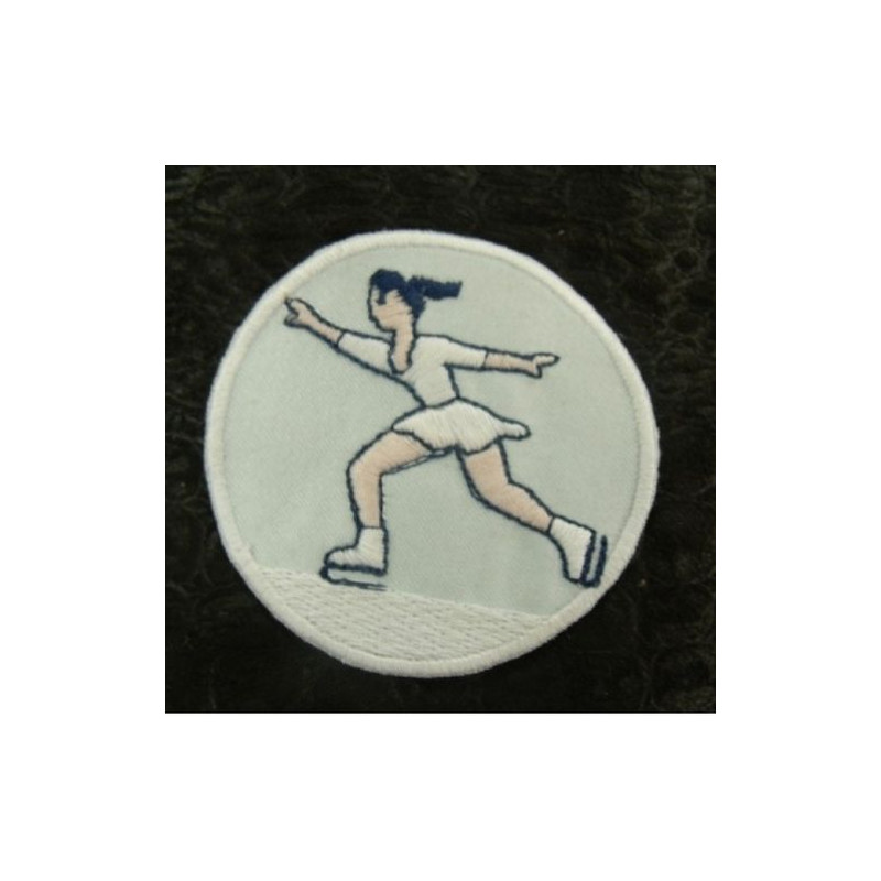 écusson thermocollant MOTIF: patineuse avec robe blanche diamètre: 5,5cm