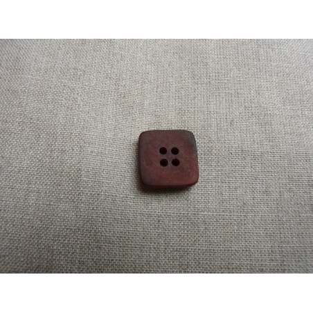 bouton carré marron à 4 trous