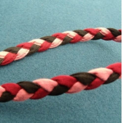 cordon tressé lainage noir et bordeaux 10 mm