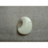 bouton ovale blanc