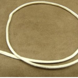 LOT DE 3 METRES RUBAN QUEUE DE RAT CREME LEGEREMENT SATINE 2.5 mm