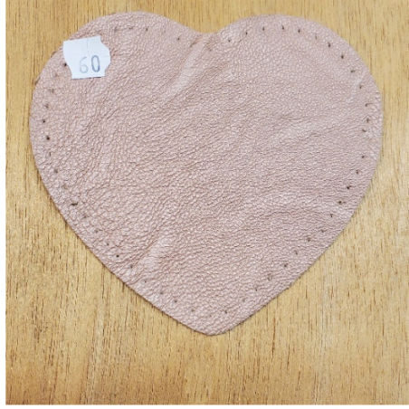 PETITE COUDIERE POLYESTER/ MOTIF COEUR LARGEUR 10 CM /HAUTEUR 10 CM