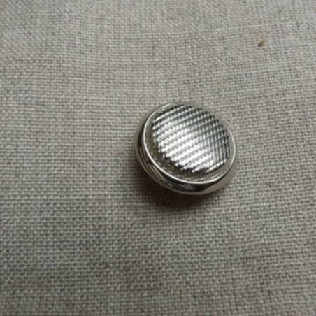 bouton rond argent, métal,à queue, de belle qualité