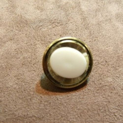 BOUTON A QUEUE ACRYLIQUE...
