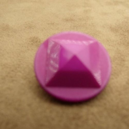 bouton acrylique à queue Motif pyramide 22 mm