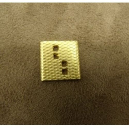 BOUTON CARRE A TROU OR,de belle qualité