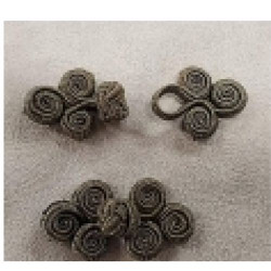 BOUTON BRANDEBOURG - marron, longueur de 5,5cm sur la largeur de 2,5cm