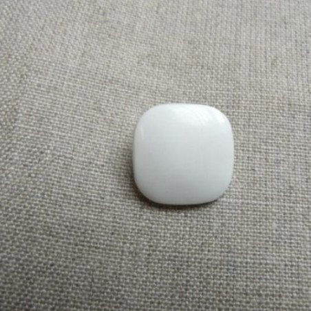 Bouton carré acrylique  à queue blanc 17 mm