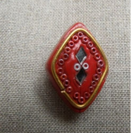 bouton à queue losange rouge perlé longueur 30mm sur largeur 20mm