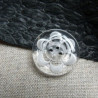 bouton acrylique  a 4 trous  fleurs transparentes,22 mm,de belle qualité