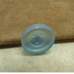 BOUTON POLYESTER  à 4 trous de belle qualité