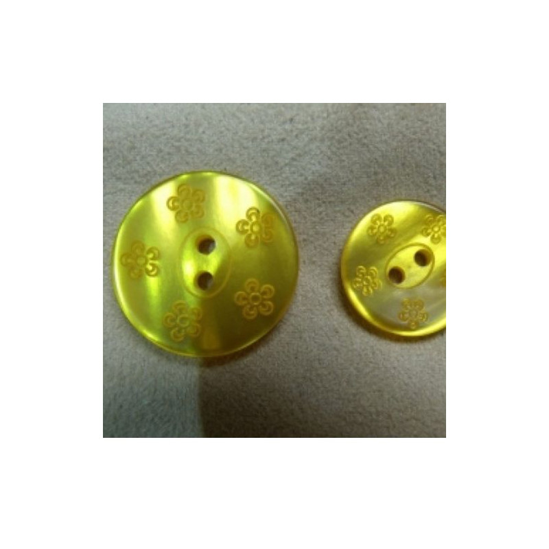 bouton acrylique motif fleurs jaune,de belle qualité