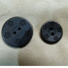 BOUTON ACRYLIQUE MOTIF FLEURS-NOIR, de belle qualité