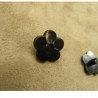 bouton acrylique à queue Motif petite fleur noir ,18 mm,très tendance