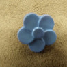 bouton acrylique motif petite fleurs bleu ciel 18 mm,très tendance