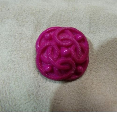 BOUTON ACRYLIQUE  EFFET PASSEMENTERIE ROSE FUSCHIA,de belle qualité