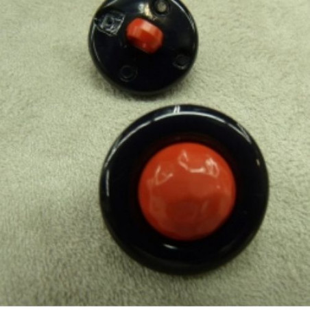 bouton acrylique bicolore composé ,noir et rouge,22 mm,de belle qualité