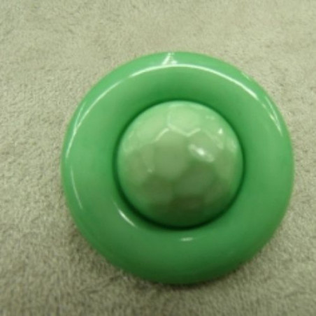 bouton acrylique composé sur fond vert, 28 mm,de belle qualité