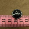 bouton acrylique noir bordure  fine à 4 trous, 18 mm,de belle qualité