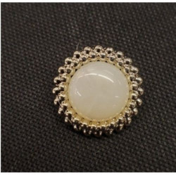 bouton acrylique argent nacré ,17 mm, soit 0.83 € l'unité /