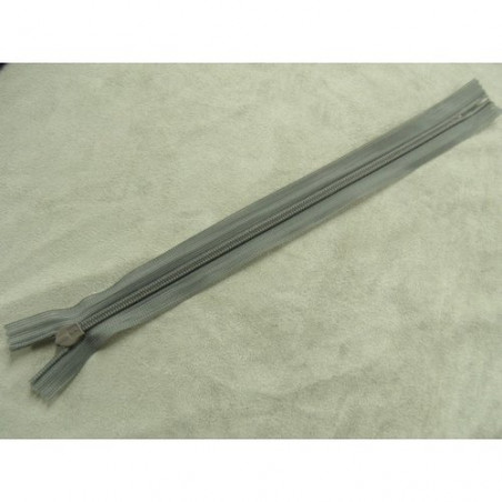 fermeture invisible 22 cm