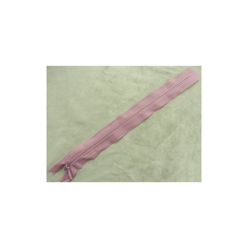 fermeture invisible 22 cm
