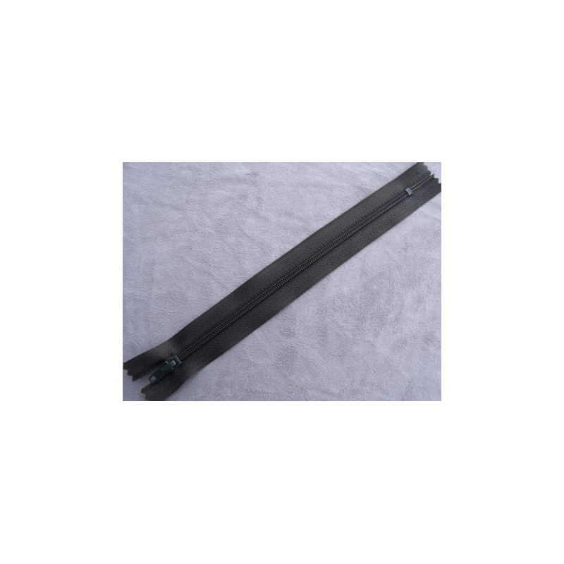 fermeture a glissiere 18 cm