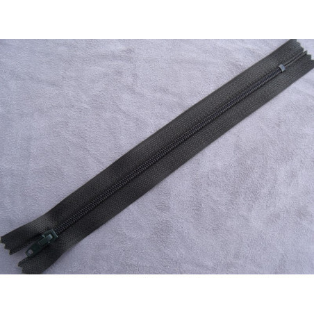 fermeture a glissiere 18 cm