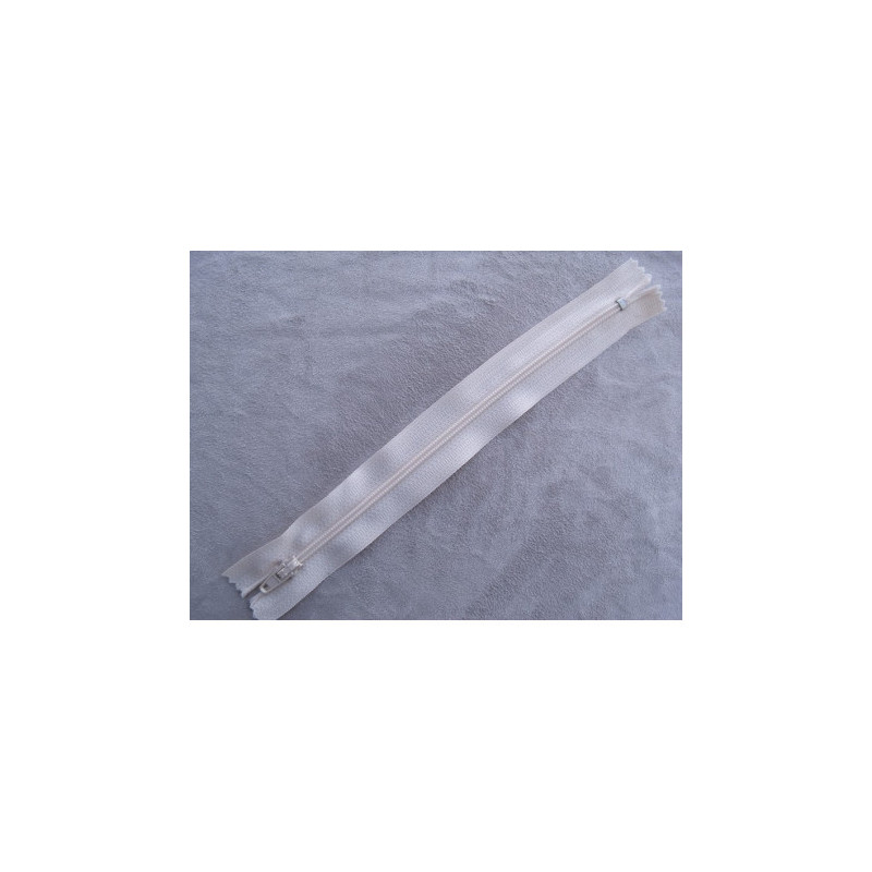 fermeture a glissiere 18 cm