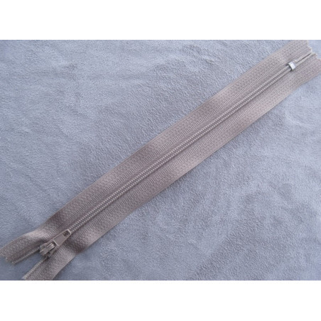 fermeture a glissiere 18 cm