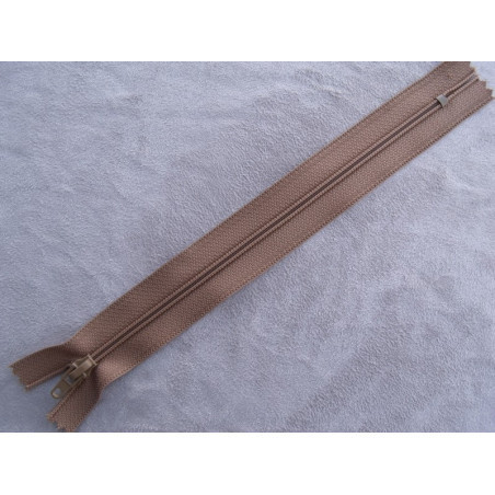 fermeture a glissiere 18 cm