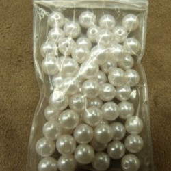 PERLES ACRYLIQUE Blanche  légèrement rose -0,6 cm pour bijoux