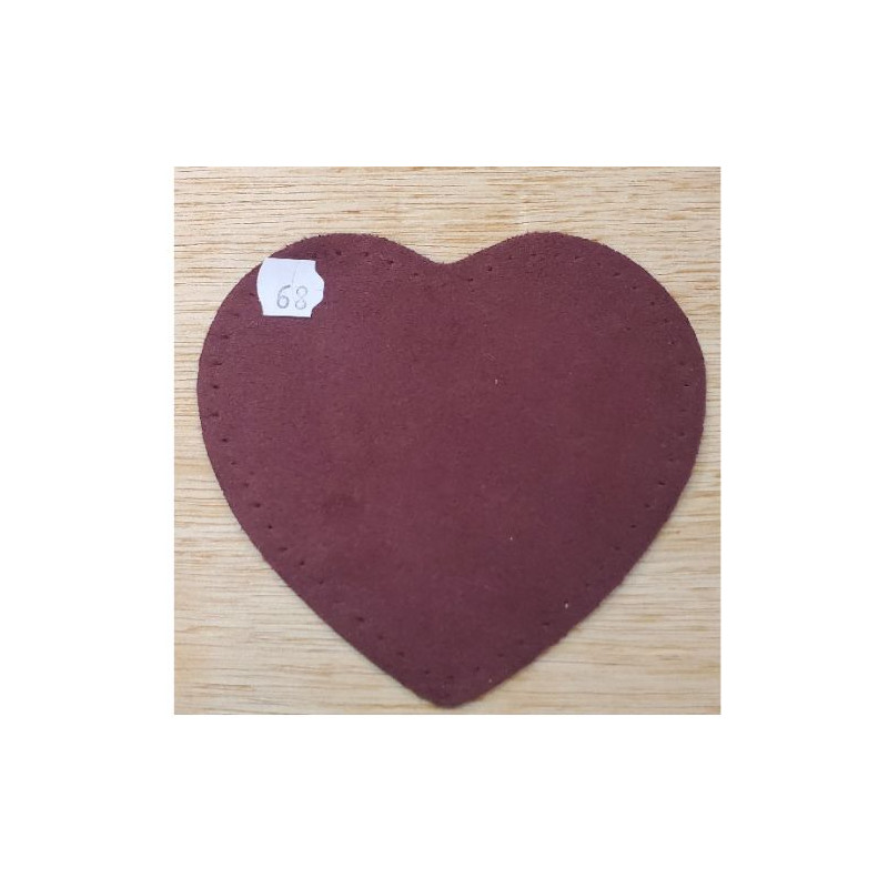 petite coudiere simili daim motif coeur largeur 10 cm /hauteur 10 cm