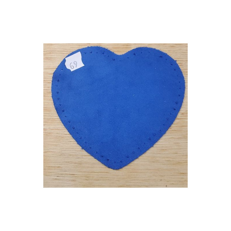 PETITE COUDIERE SIMILI DAIM MOTIF COEUR LARGEUR 10 CM /HAUTEUR 10 CM
