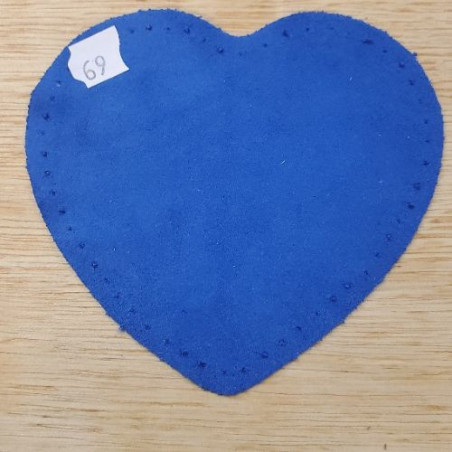 PETITE COUDIERE SIMILI DAIM MOTIF COEUR LARGEUR 10 CM /HAUTEUR 10 CM