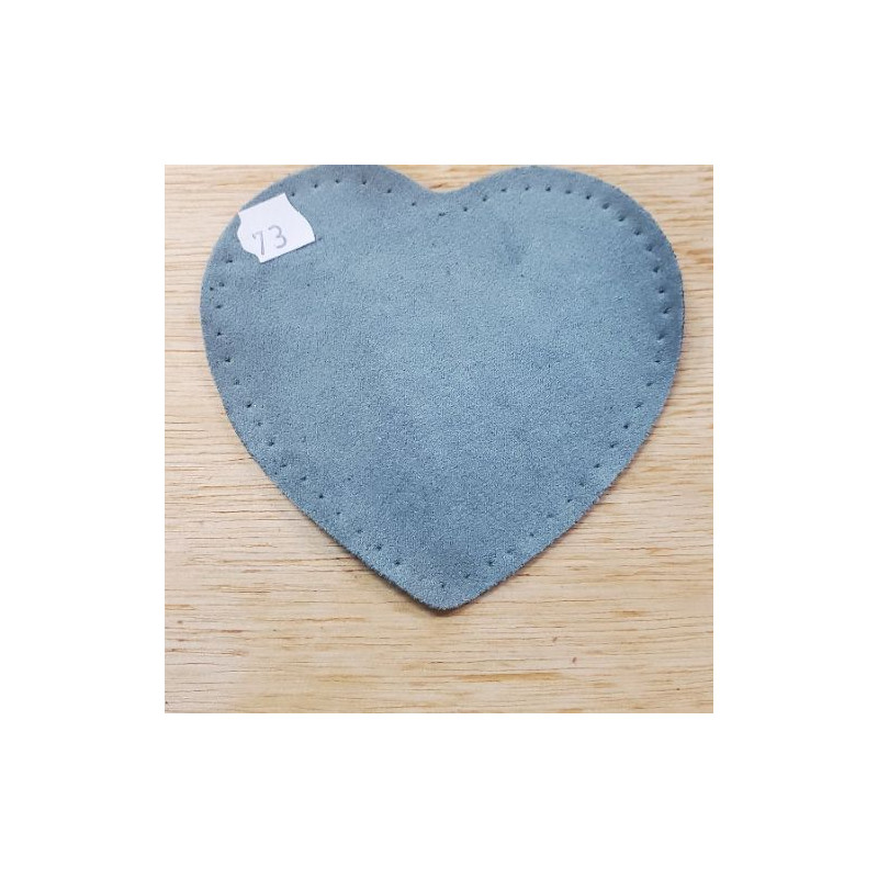 petite coudiere simili daim motif coeur largeur 10 cm /hauteur 10 cm