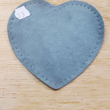 petite coudiere simili daim motif coeur largeur 10 cm /hauteur 10 cm