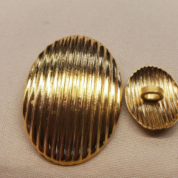 Bouton bijou en métal doré longueur 32 mm x largeur 23 mm